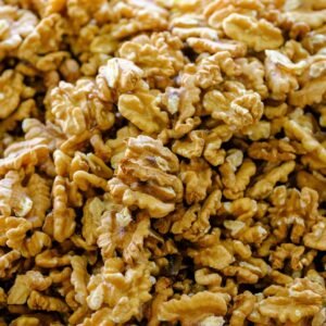 walnut halves, perfect for healthy cerneaux de noix Kish Mish fruits secs ile de France