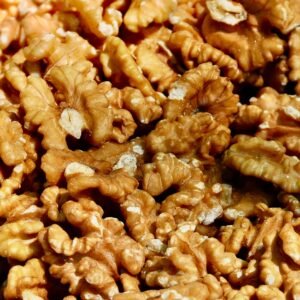 walnut halves, perfect for healthy cerneaux de noix Kish Mish fruits secs ile de France